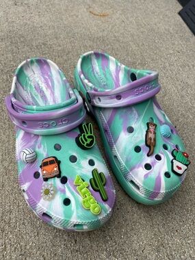 CROCS Adults Sz 8 - Tie-Dye Mint Green & Lavender Clogs. Charms Not Included